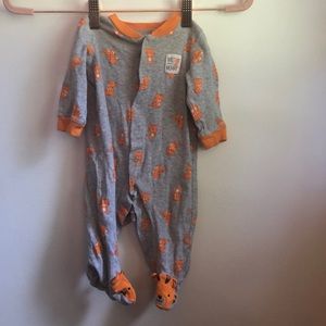 6mo button up onesie sleeper with tigers